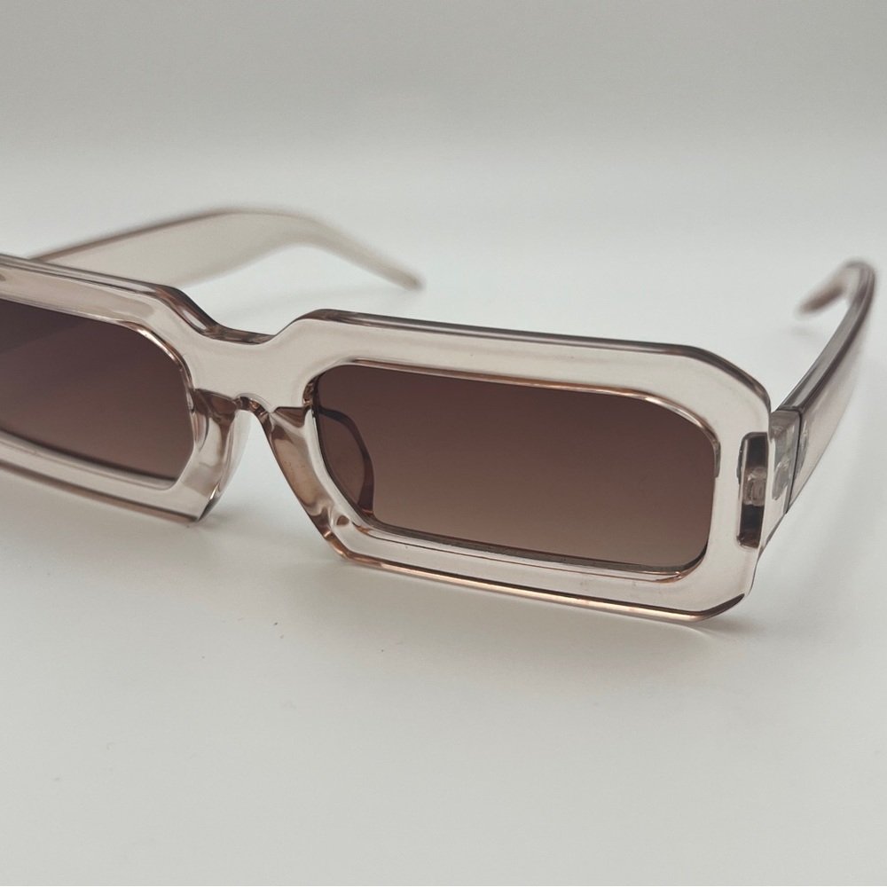 Thin fashion sunglasses